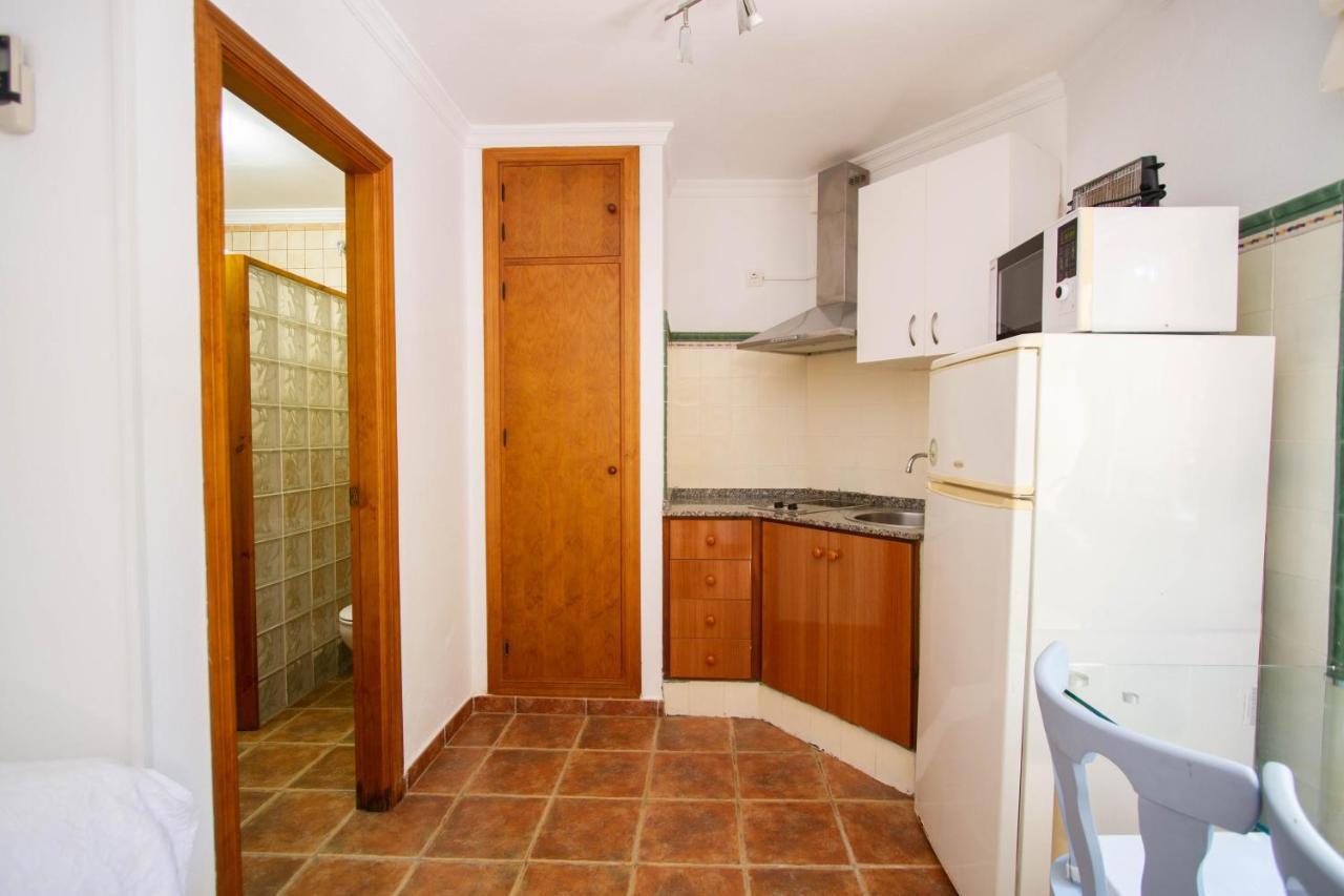 Apartamentos Turisticos Trajano Bolonia Buitenkant foto