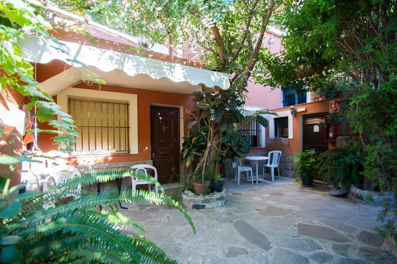 Apartamentos Turisticos Trajano Bolonia Buitenkant foto