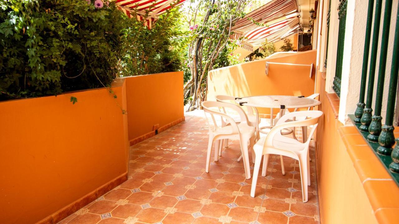 Apartamentos Turisticos Trajano Bolonia Buitenkant foto