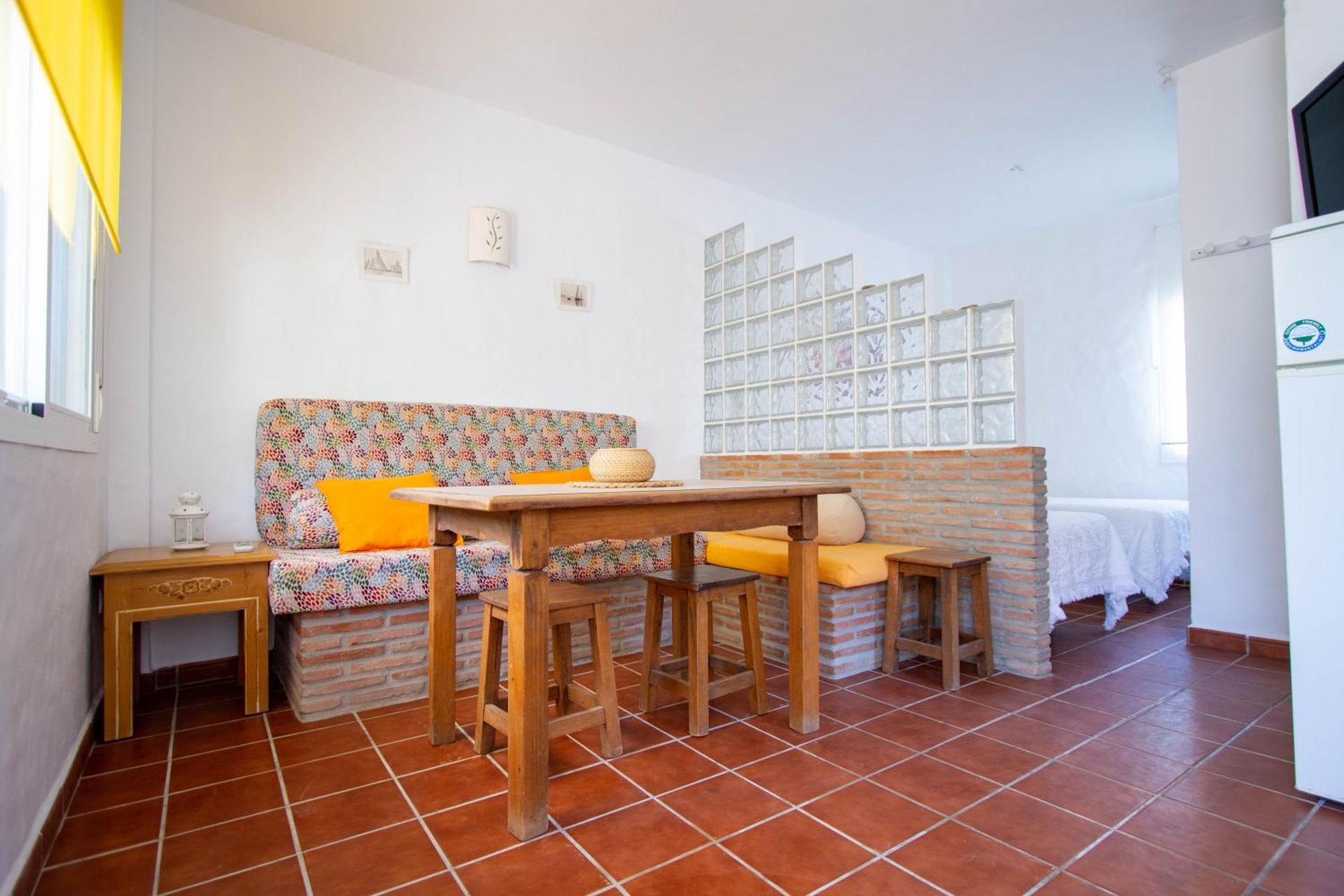Apartamentos Turisticos Trajano Bolonia Buitenkant foto
