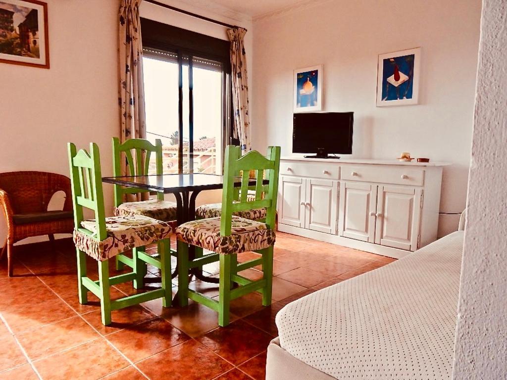 Apartamentos Turisticos Trajano Bolonia Buitenkant foto